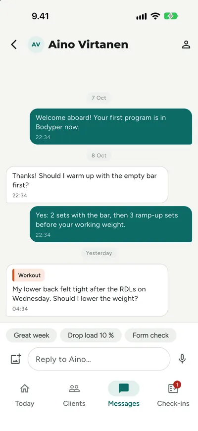 Conversation in the Mentorper mobile app with saved replies and voice note